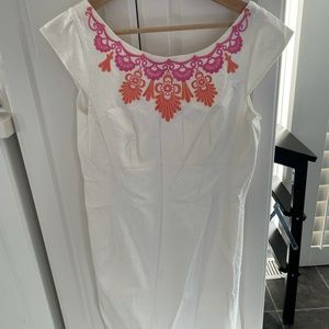 White cap sleeved Lilly Pulitzer shift dress